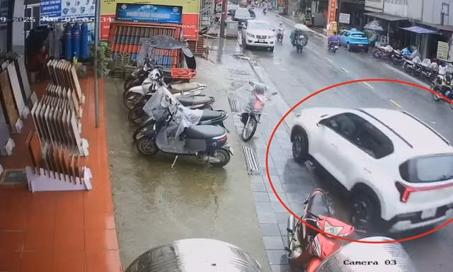 Ô tô va chạm liên hoàn 3 xe máy tại Sa Pa, cháu bé 5 tuổi tử vong thương tâm