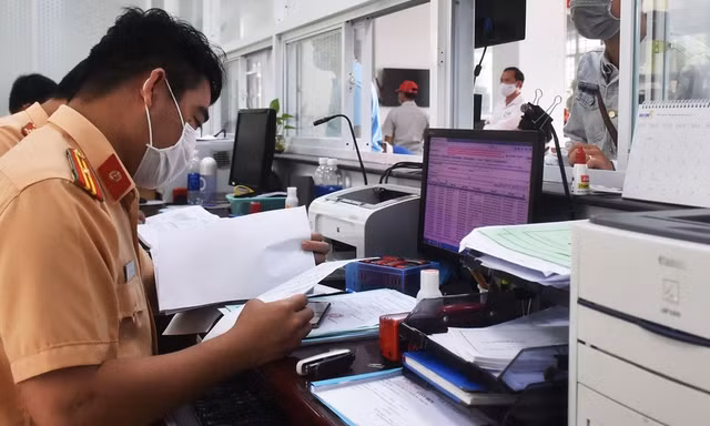 Phí đăng ký ô tô ở Bình Dương, Bà Rịa - Vũng Tàu (cũ) tăng lên 20 triệu đồng