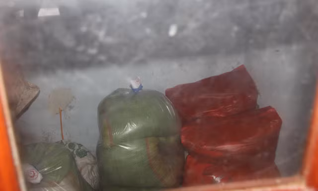 Số gạo được niêm phong tại UBND xã Phước Trà.