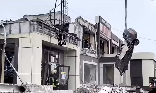 Nga cáo buộc Ukraine dùng tên lửa Mỹ tấn công dân thường Luhansk