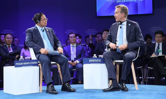 Thủ tướng Phạm Minh Chính trả lời câu hỏi 'nóng' của Chủ tịch WEF