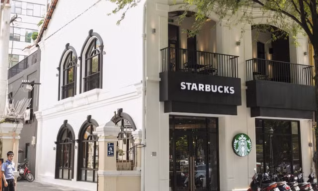 Lý do Starbucks đóng cửa quán cà phê đắc địa nhất TPHCM