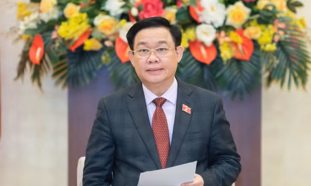 Xem xét, quyết định thành lập đơn vị hành chính cấp huyện, xã của 10 tỉnh
