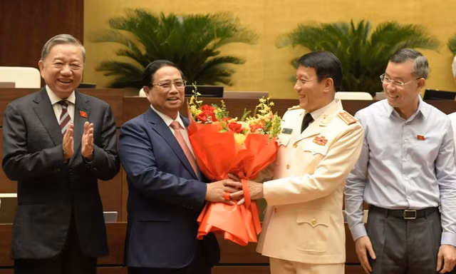 Phê chuẩn Ủy viên Hội đồng quốc phòng và an ninh với Bộ trưởng Công an Lương Tam Quang