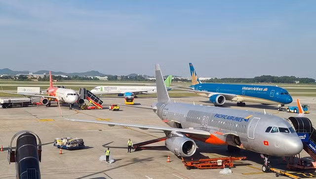 Giá vé máy bay bất ngờ tăng mạnh trước Tết 4 tháng