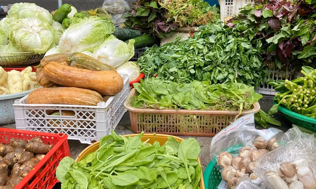 Thủ tướng: Xử lý nghiêm việc lợi dụng mưa lũ để tăng giá hàng hóa 
