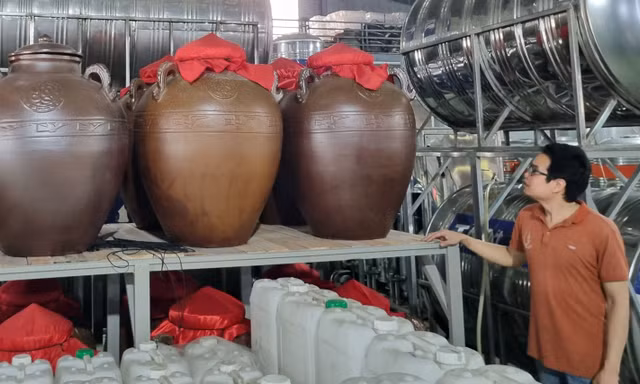 Ủng hộ việc siết nồng độ cồn, làng nghề nấu rượu chuyển hướng làm ăn mới