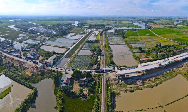 Nguy cơ 'vỡ' tiến độ dự án nghìn tỷ 'lên đời' quốc lộ 7 