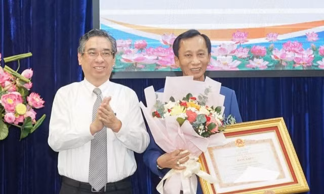 Thủ tướng tặng bằng khen Hiệp sĩ Đại Thánh giá Lê Đức Thịnh