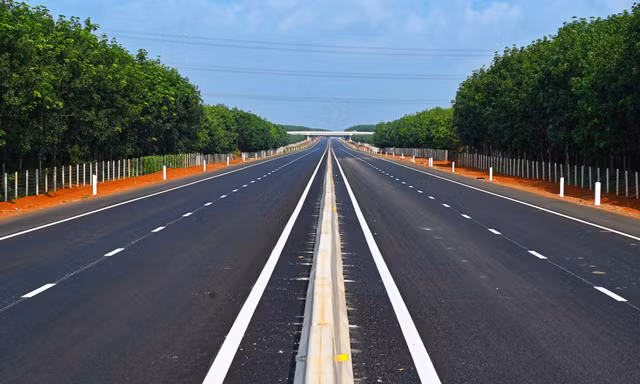 Khách sạn hết sạch phòng vì khai trương 2 tuyến cao tốc dịp nghỉ lễ