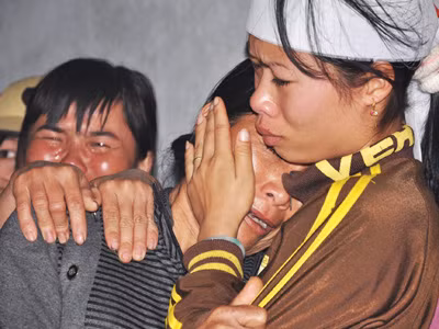 Lời khẩn cầu của mẹ hai nạn nhân vụ 'cò' ngân hàng