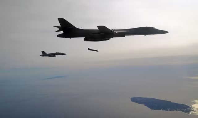 Một máy bay phản lực triển khai tên lửa chống hạm tầm xa của Lockheed Martin. Ảnh: Lockheed Martin.