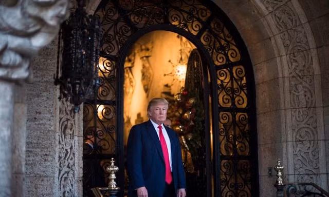 FBI khám xét dinh thự của ông Trump để tìm tài liệu vũ khí hạt nhân