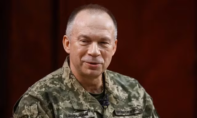Thượng tướng Oleksandr Syrskyi, Tư lệnh Lực lượng Lục quân Ukraine, trả lời phỏng vấn Reuters trong bối cảnh Nga tấn công vùng Kharkiv, Ukraine ngày 12/1/2024. Ảnh: Reuters.