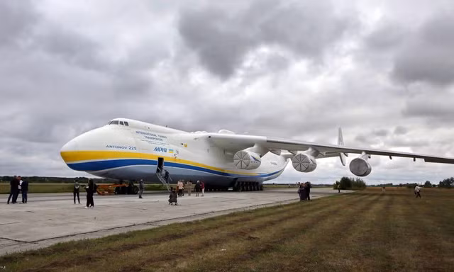 Máy bay lớn nhất thế giới Antonov AN-225 (trọng lượng tải tối đa 250 tấn). Nguồn CNN. 