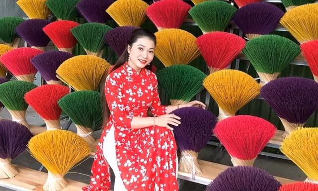Làng hương Quảng Phú Cầu rực rỡ sắc màu thu hút giới trẻ đến chụp ảnh, quảng bá du lịch