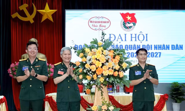 Nhà báo - đoàn viên áo lính sáng tạo, cống hiến sức trẻ