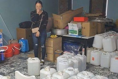 Liên tục phát hiện hàng trăm lít rượu không rõ nguồn gốc