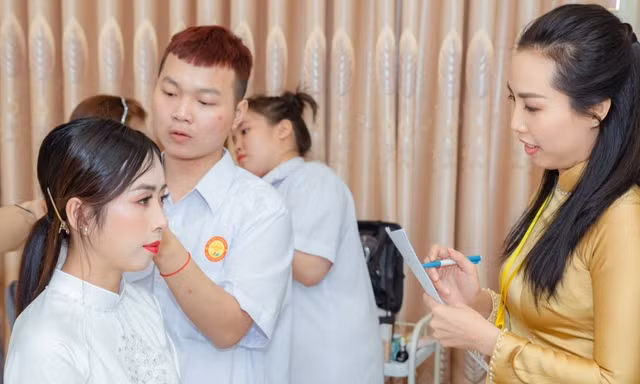 Nghề vừa học vừa làm, vui vui... kiếm tiền triệu