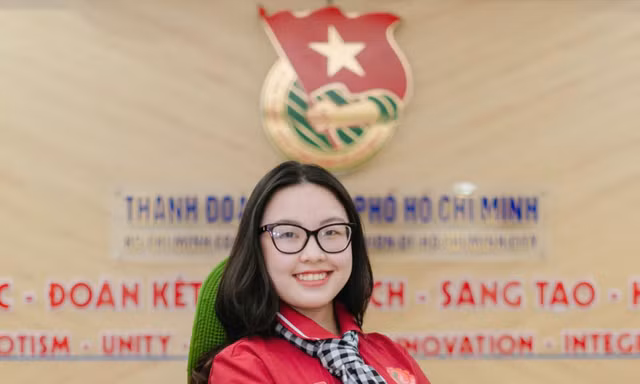 Thanh xuân tươi đẹp của cô gái 10x gắn với 3 chiến dịch tình nguyện