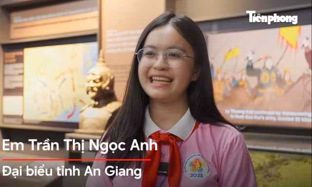 Đại biểu Cháu ngoan Bác Hồ trải nghiệm Bảo tàng Lịch sử Quân sự Việt Nam