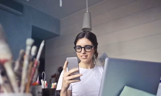 Mạnh tay chi tiền cho bản thân, người trẻ rơi vào cảnh nợ nần