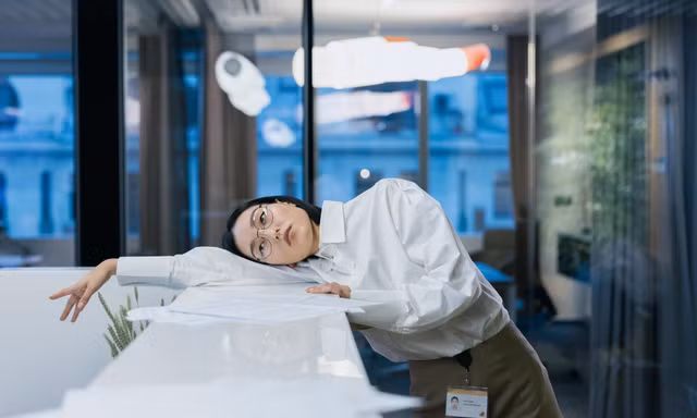 Cái giá của việc cày cuốc, kiếm tiền khi còn trẻ