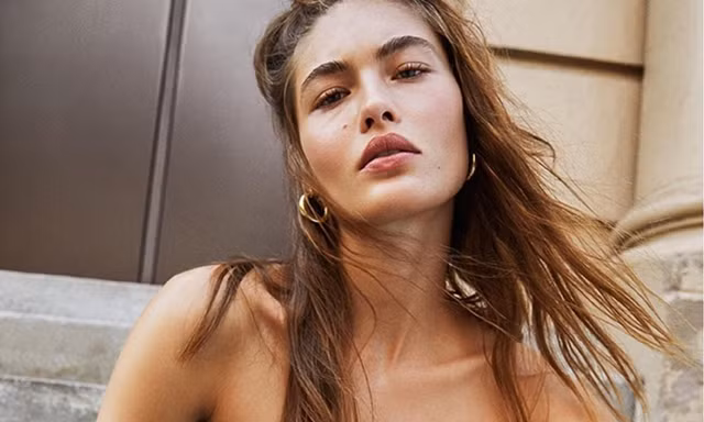 Thiên thần nội y 9x Grace Elizabeth gợi cảm thanh xuân đầy sức sống