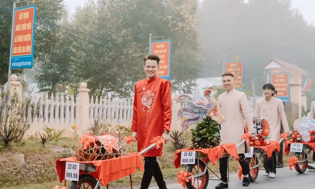 Chuyện tình siêu tốc của cặp đôi Tuyên Quang, chú rể mang xe rùa đi cưới vợ 