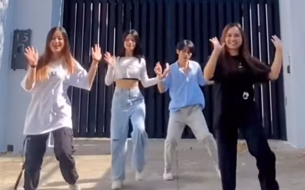 Giới trẻ đua nhau nhảy cover 'See Tình' của Hoàng Thùy Linh, tạo trào lưu gây sốt