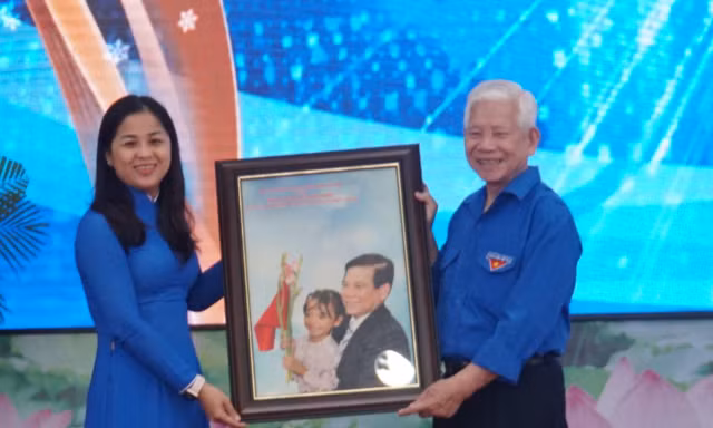 Mừng sinh nhật Đoàn
