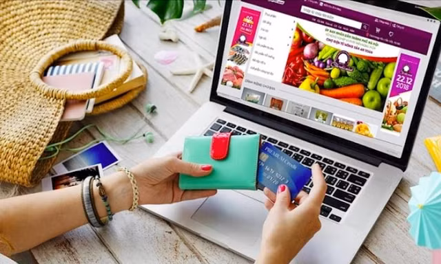 Bản tin 8H: Thực hư thông tin Cơ quan Thuế có quyền truy cập tài khoản cá nhân để truy thu thuế về thương mại điện tử