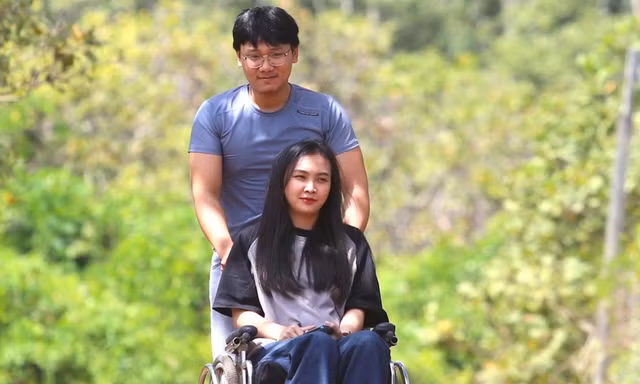 Chuyện cổ tích của cô gái ngồi xe lăn 