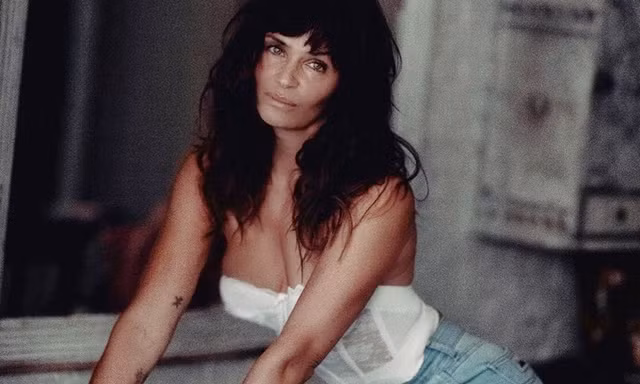 Cựu 'thiên thần nội y' 52 tuổi Helena Christensen ngày càng nóng bỏng