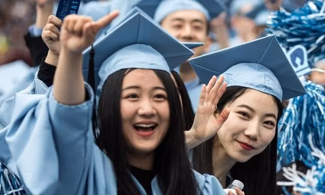 Khát việc, sinh viên Trung Quốc chuyển sang học code