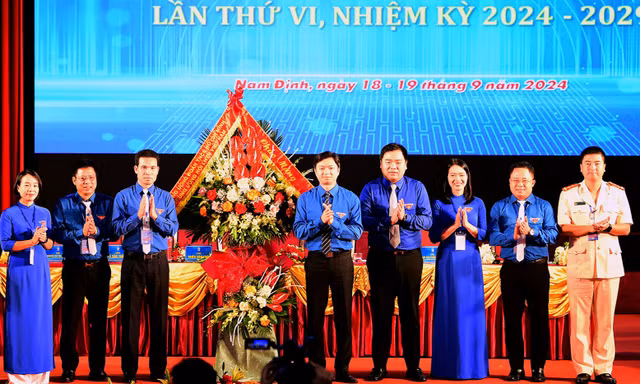 Thiết kế hoạt động chạm đến trái tim, phần việc mang thương hiệu thanh niên Nam Định