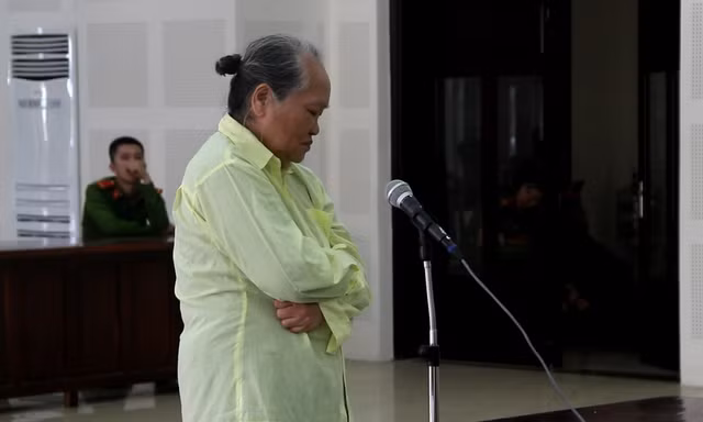 Bị cáo 68 tuổi ra tòa lần 2 vì tội vận chuyển trái phép chất ma túy