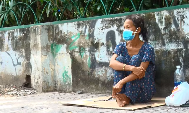 Tâm sự nhói lòng của người vô gia cư những ngày Sài Gòn giãn cách