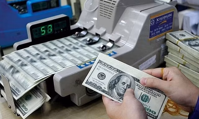 USD tăng 'nóng' chưa từng có, Ngân hàng Nhà nước lập tức ‘hạ nhiệt’