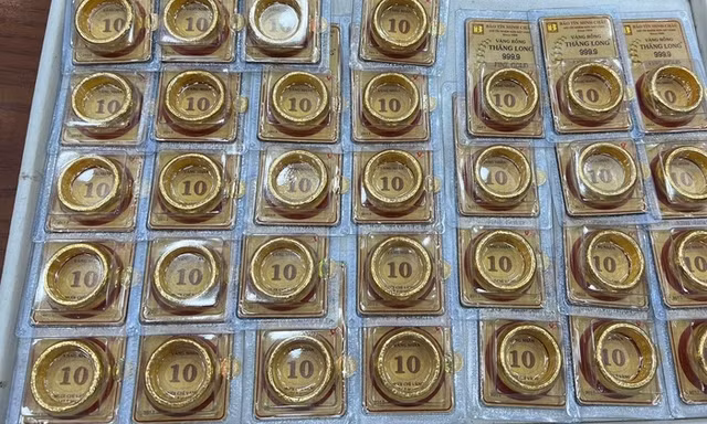 Giá vàng nhẫn bất ngờ giảm mạnh, người mua lỗ nặng