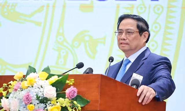 Thủ tướng: Không để tiêu cực, sơ hở trong quản lý hệ thống ngân hàng!