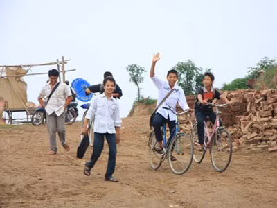 Nhọc nhằn chở chữ qua sông