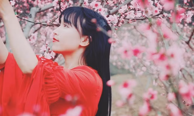 ‘Tiên nữ đồng quê’ Lý Tử Thất lọt top 15 người ảnh hưởng nhất Trung Quốc là ai?