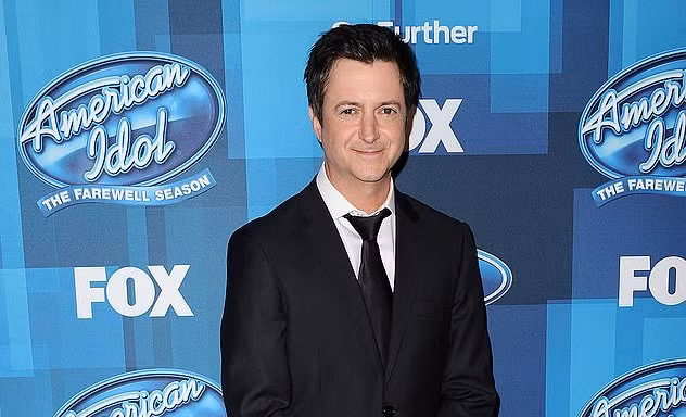 Rời Hollywood, MC chương trình ‘American Idol’ lái Uber kiếm sống