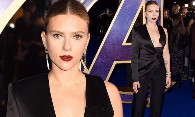 Scarlett Johansson ‘thả rông’ vòng một sau vụ bị paparazzi rượt đuổi