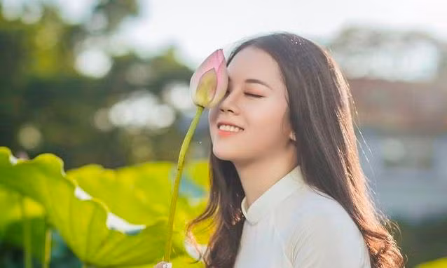 Gặp nữ sinh trường Ngoại thương vừa xinh đẹp, học giỏi lại đa tài