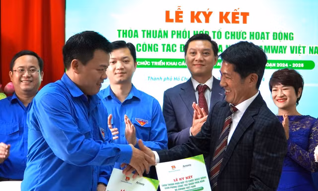 T.Ư Đoàn ký kết hợp tác, tăng cường hỗ trợ bà con khó khăn vùng hạn mặn