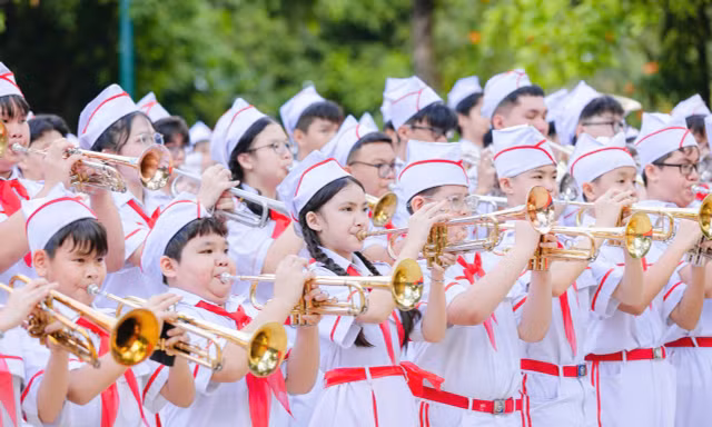 Thiếu nhi đồng diễn ‘Đất nước trọn niềm vui'