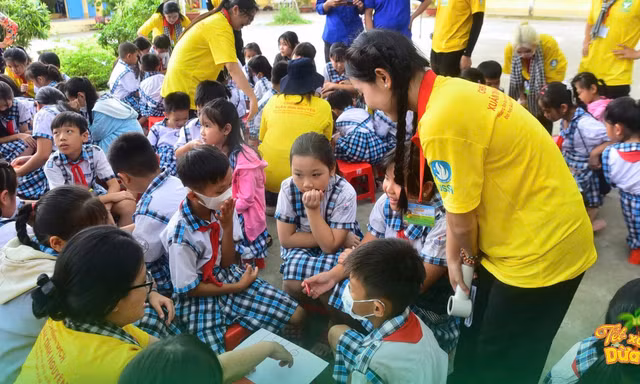Tuổi trẻ TPHCM mang mùa xuân nghĩa tình đến các hoàn cảnh khó khăn