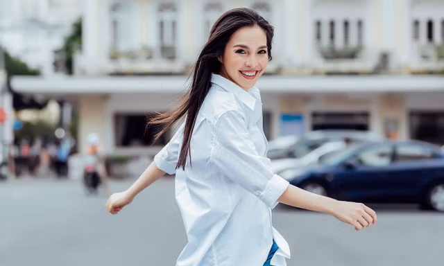 Hiền Thục khoe cơ bụng săn chắc, chia sẻ bí quyết giữ dáng,đẹp da